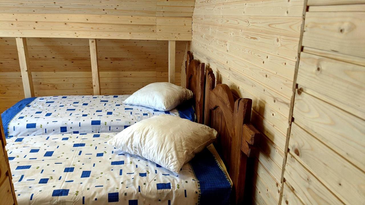Отель Gostynna Rodyna Изки Экстерьер фото
